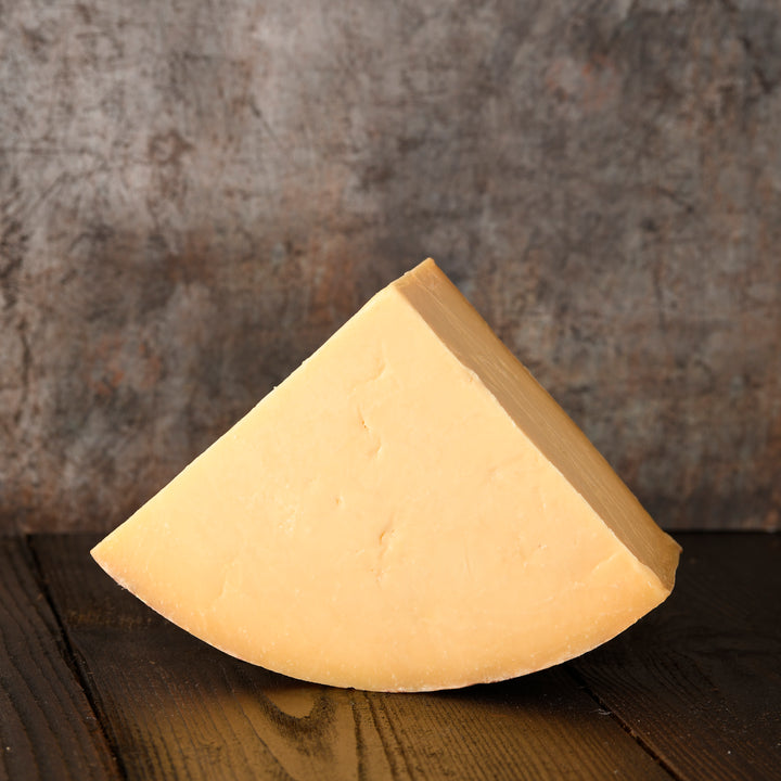 Montgomery's Cheddar (Pre-order)